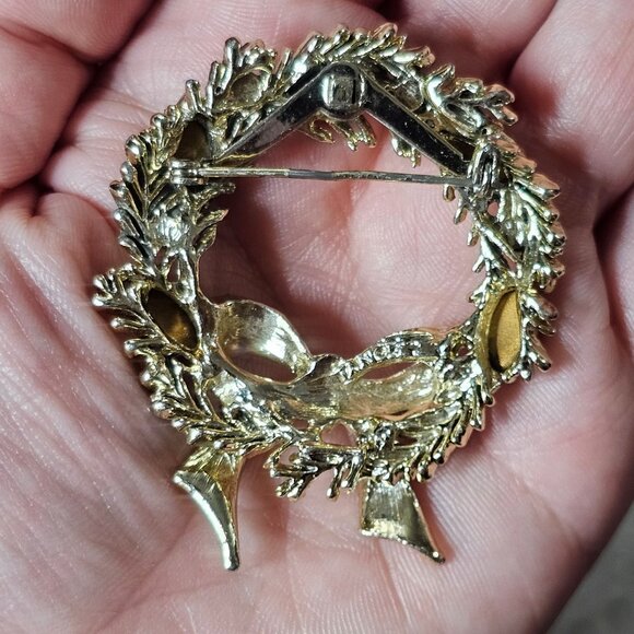 Vintage Tancer Gold-tone Wreath Brooch Pin With Ruby Red & Clear Stones MISSING1 - Picture 9 of 11